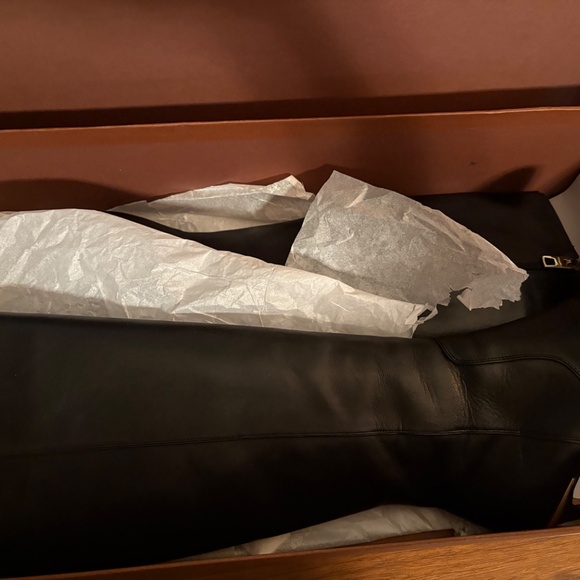 Coach leather heel boots 5.5 - Picture 6 of 6